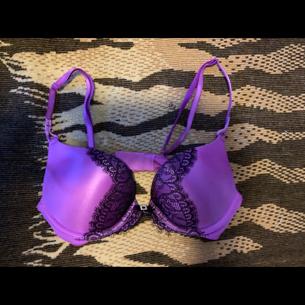 Voctoria’s Secret Miraculous Plunge 32 A Purple